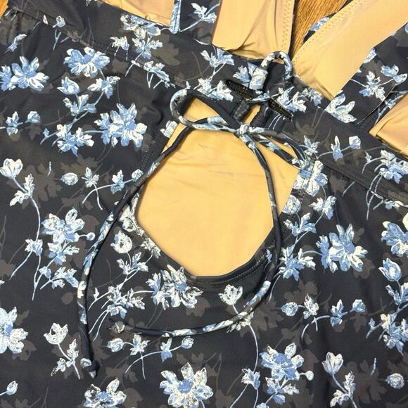 A Pea in the Pod Maternity Blue Floral Ruffle One-Piece Swimsuit Size Large - Picture 10 of 12